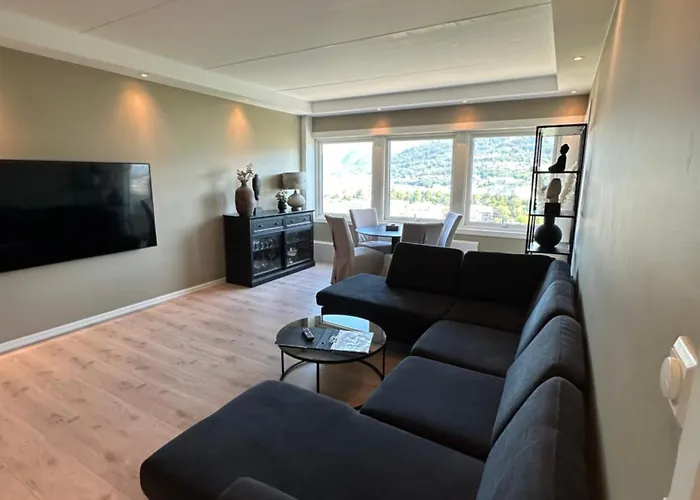 Appartement Med Nydelig Utsikt Over