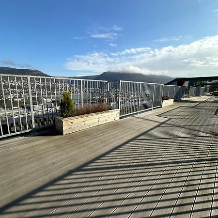 Med Nydelig Utsikt Over * ברגן